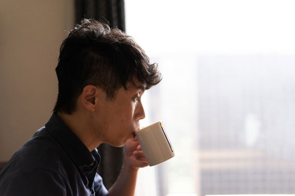 뱃살 걱정인 남성, ‘이 음료’ 마셔라… 많이 마실수록 좋다던데?