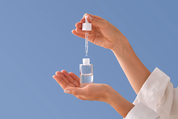 “‘이 앰플’ 하나 사 섞으면, 쓰던 화장품이 기능성으로”? [따져봤다]