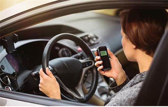 英, 운전자 10%가 “음주운전 경험”… 車에 ‘이것’ 설치하자던데?