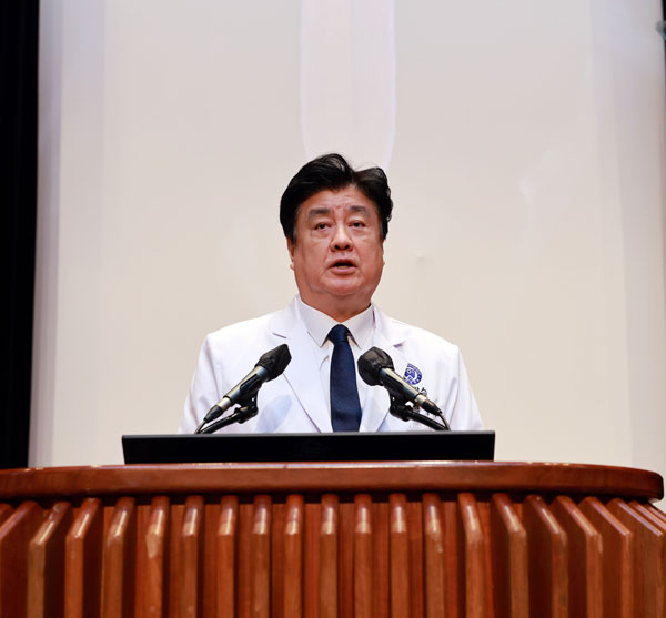 �߾��ϴ� �ݱ�â ����