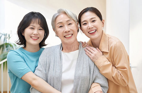 ‘딸 부모’가 ‘아들 부모’보다 치매 위험 낮아… 이유 봤더니?