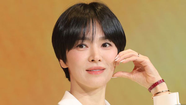 “44세 맞아?” 송혜교, 밤마다 ‘이것’ 바르는 게 비결… 뭘까?