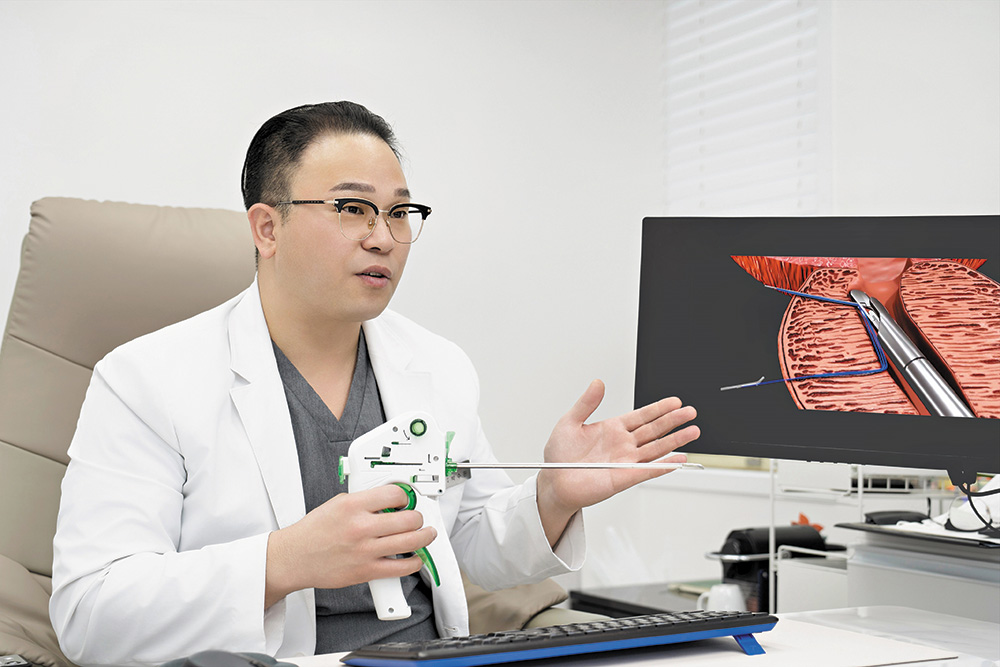 "전립선비대증 치료, '2세대 결찰술' 등장… 절제 없이 두 번 묶어 해결"