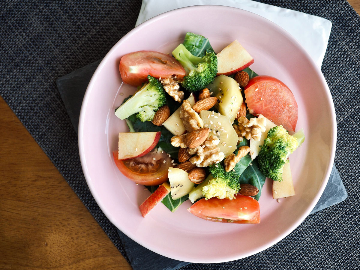 ���̼��� ������ �Ļ� ����