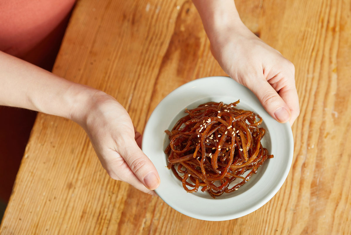 �������