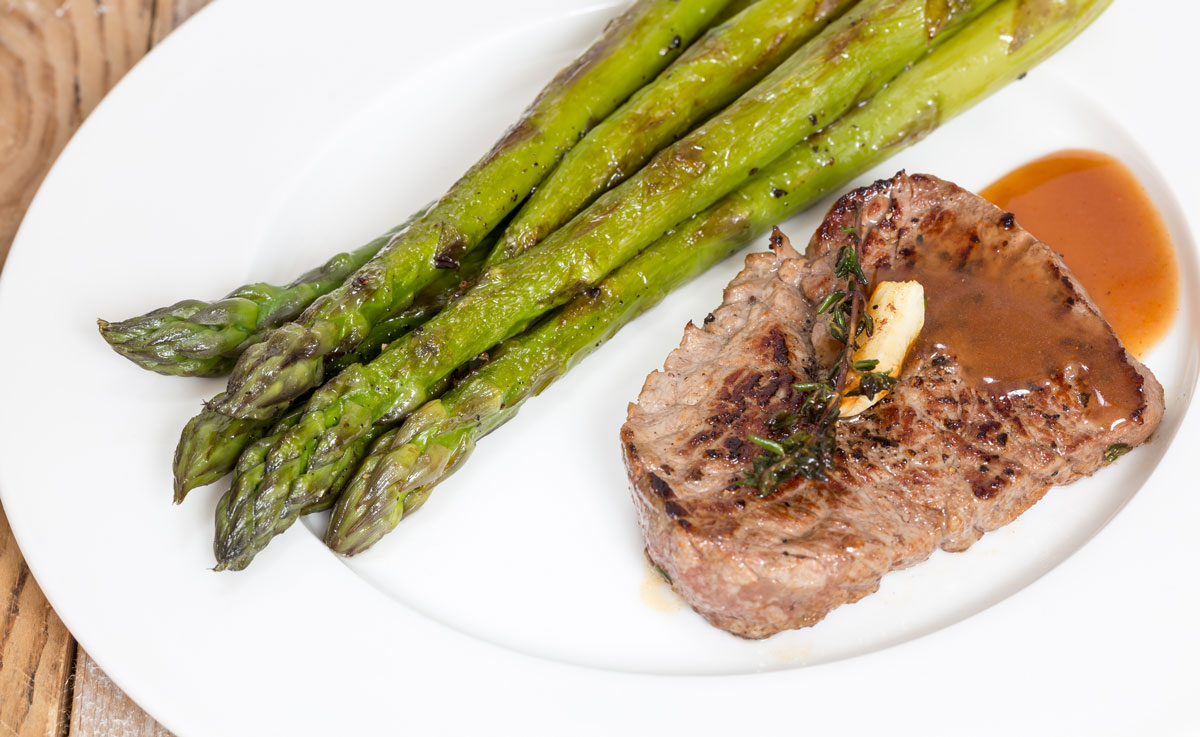 고기 영양 제대로 흡수하려면 ‘이 채소’와 함께