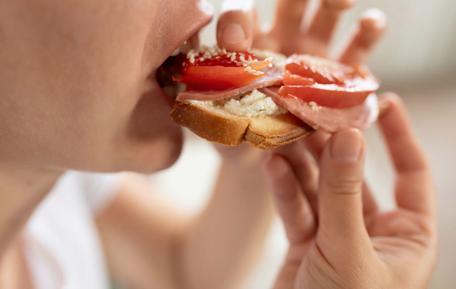 내가 음식을 끊임 없이 먹었던 이유… ‘음식 소음’을 아시나요?