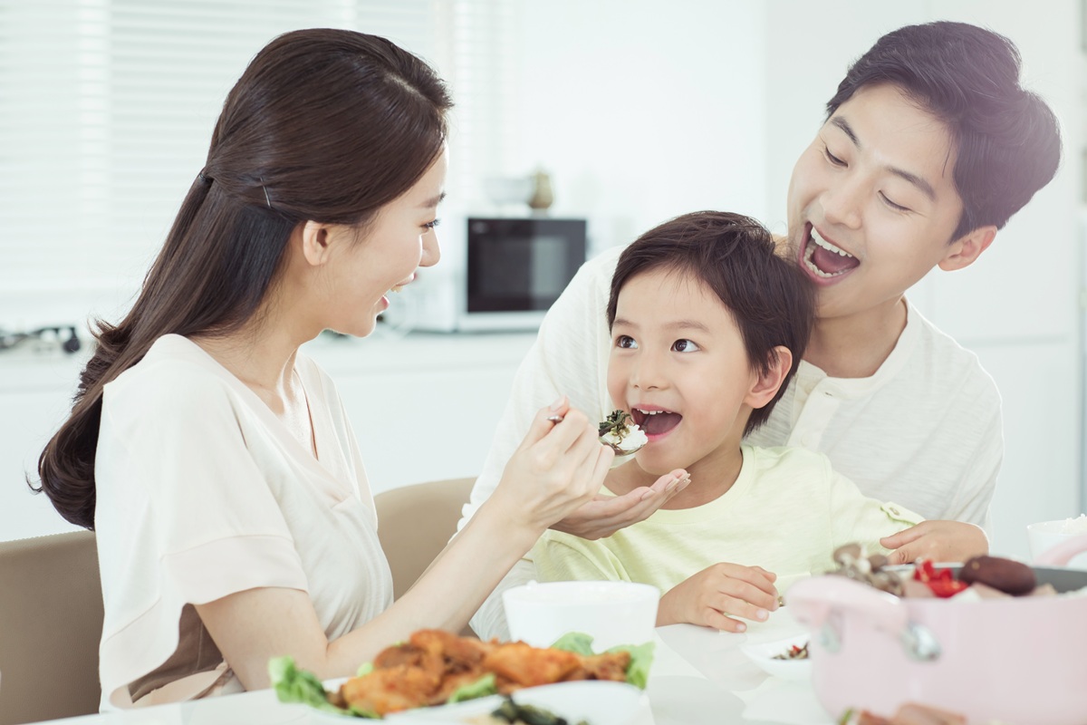 ȭ���ϰ� ���� �Ļ��ϴ� ���