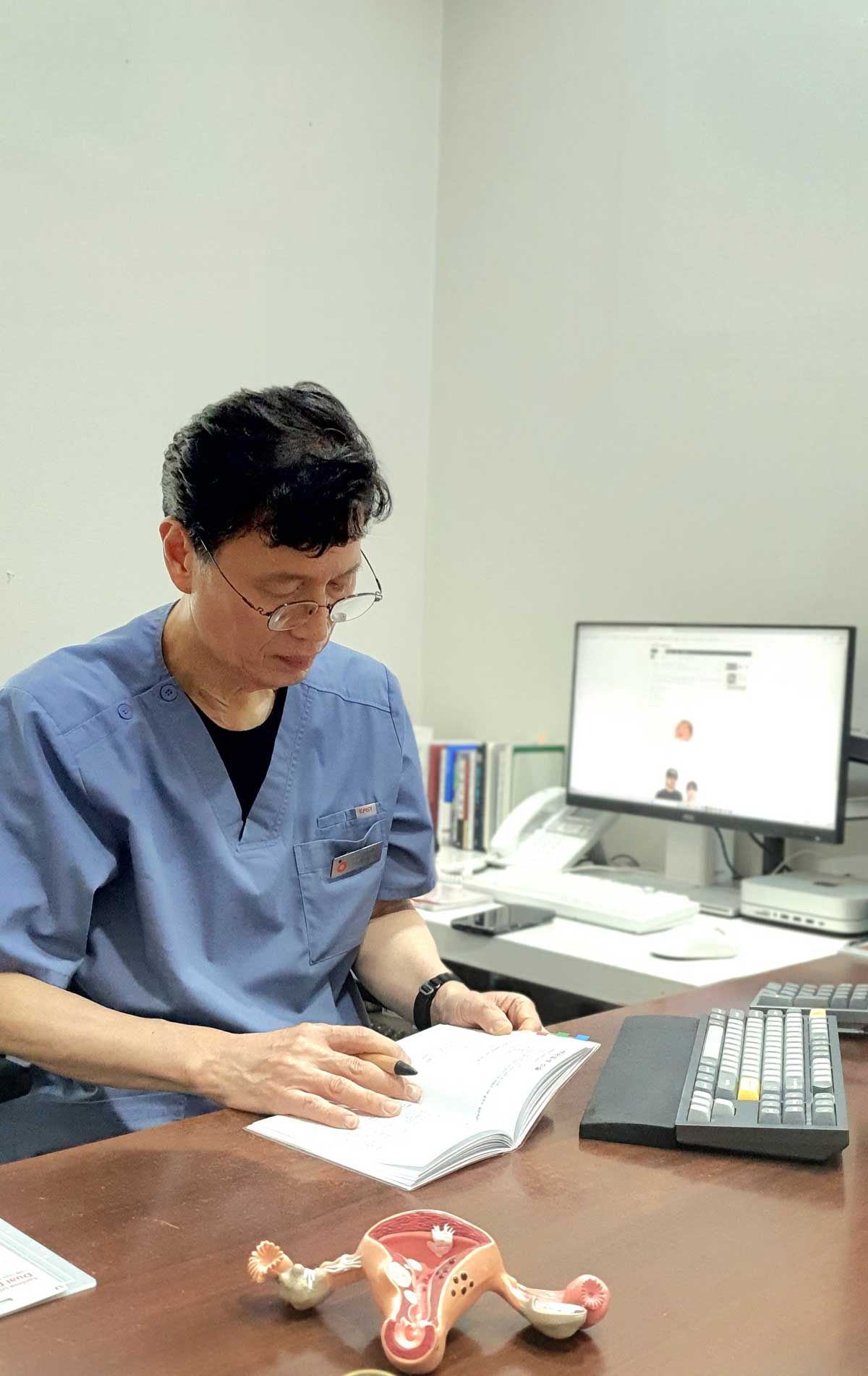 ����� ����