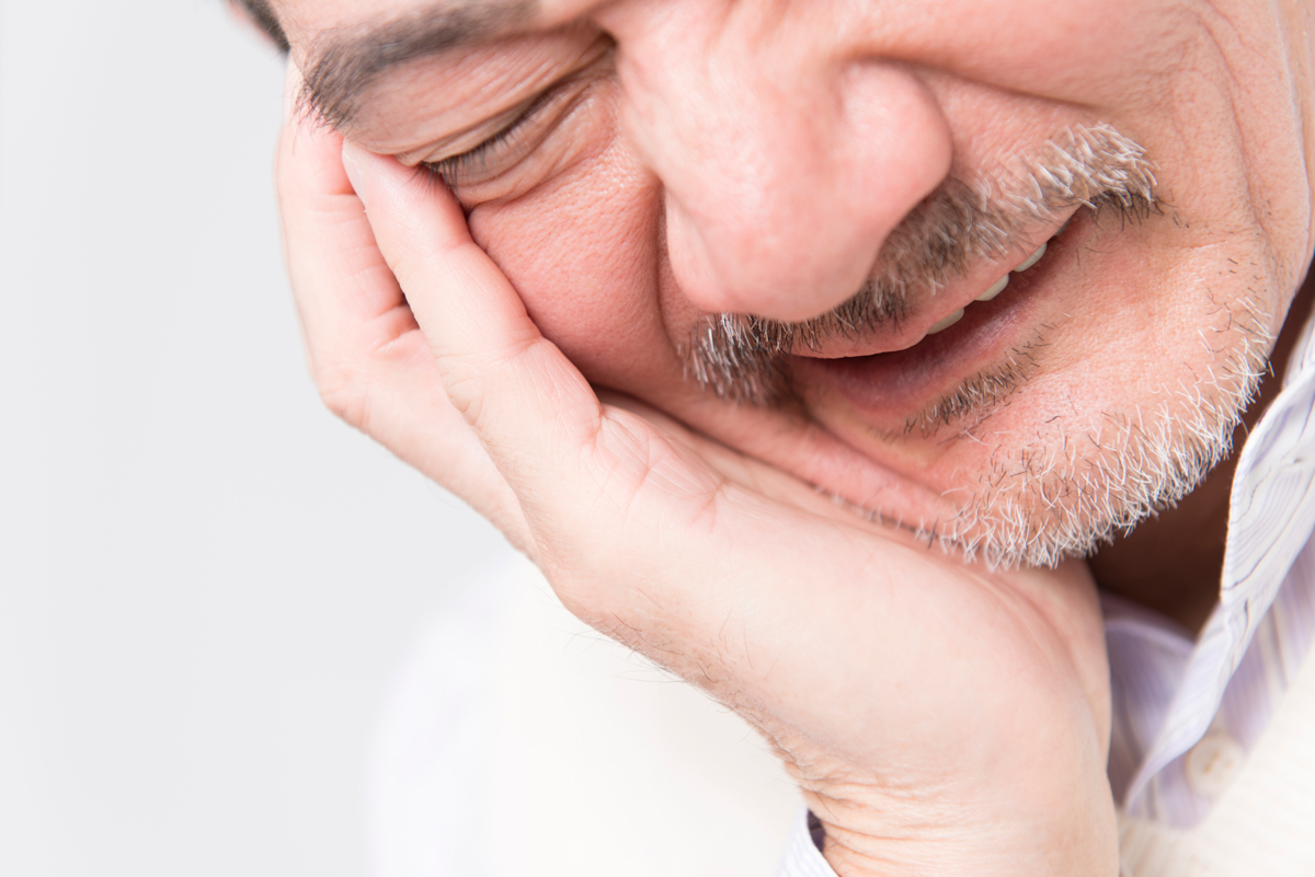 치통을 느끼는 사람