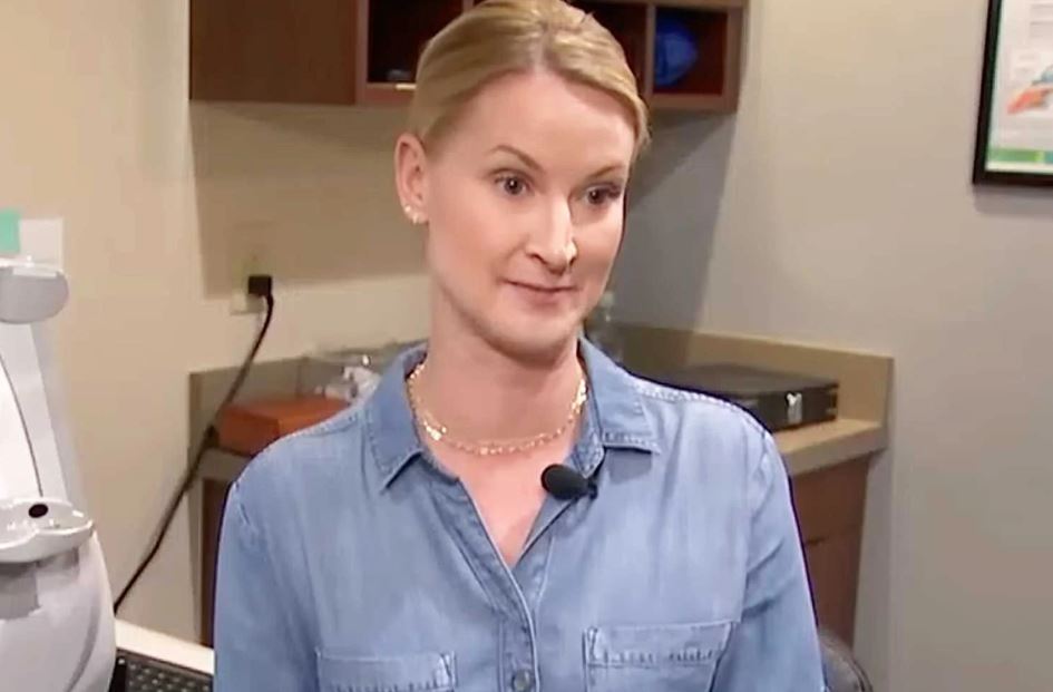 경화증 진단받은 여성