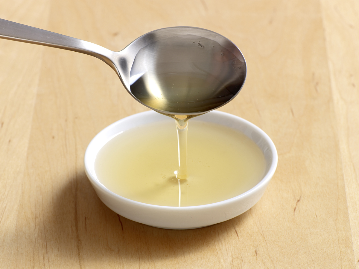 시럽 담겨 있는 그릇