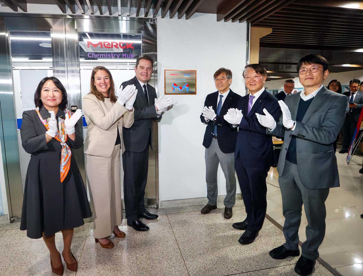 개소식 후 기념사진 촬영 모습