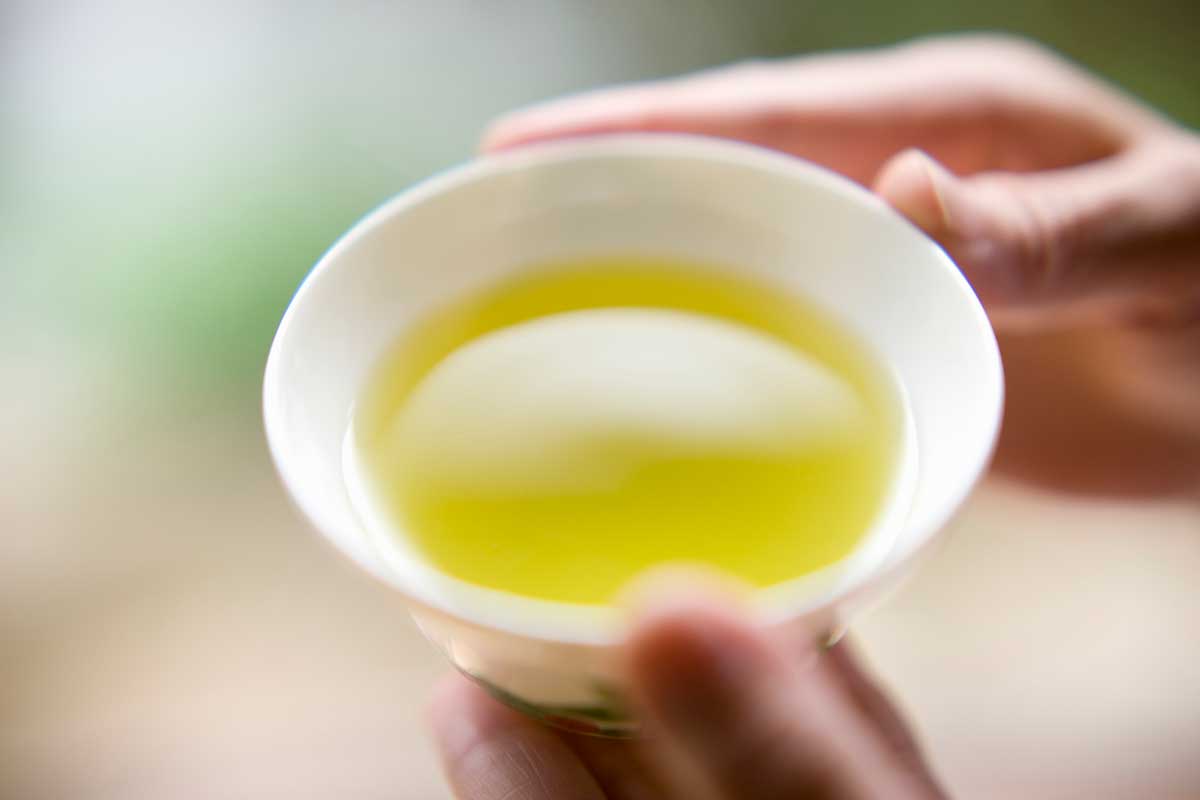 식초 들고 있는 사진