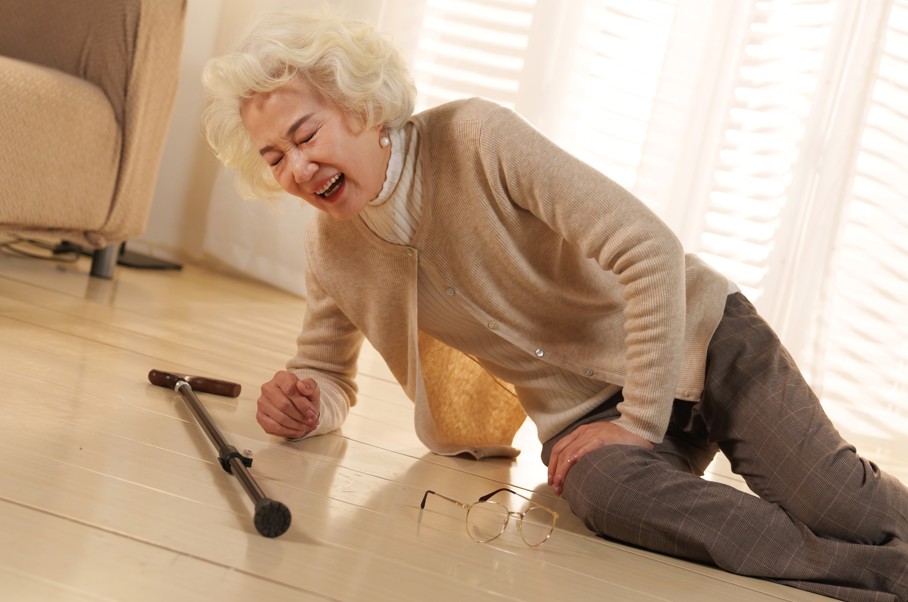 주사 맞아도 골절… 골다공증 치료, 왜 안심 못하나