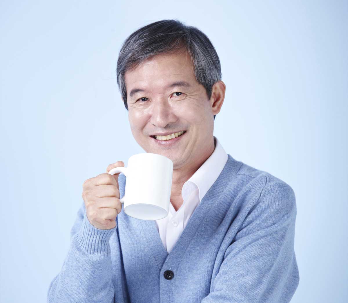 우유 마시는 사람 이미지