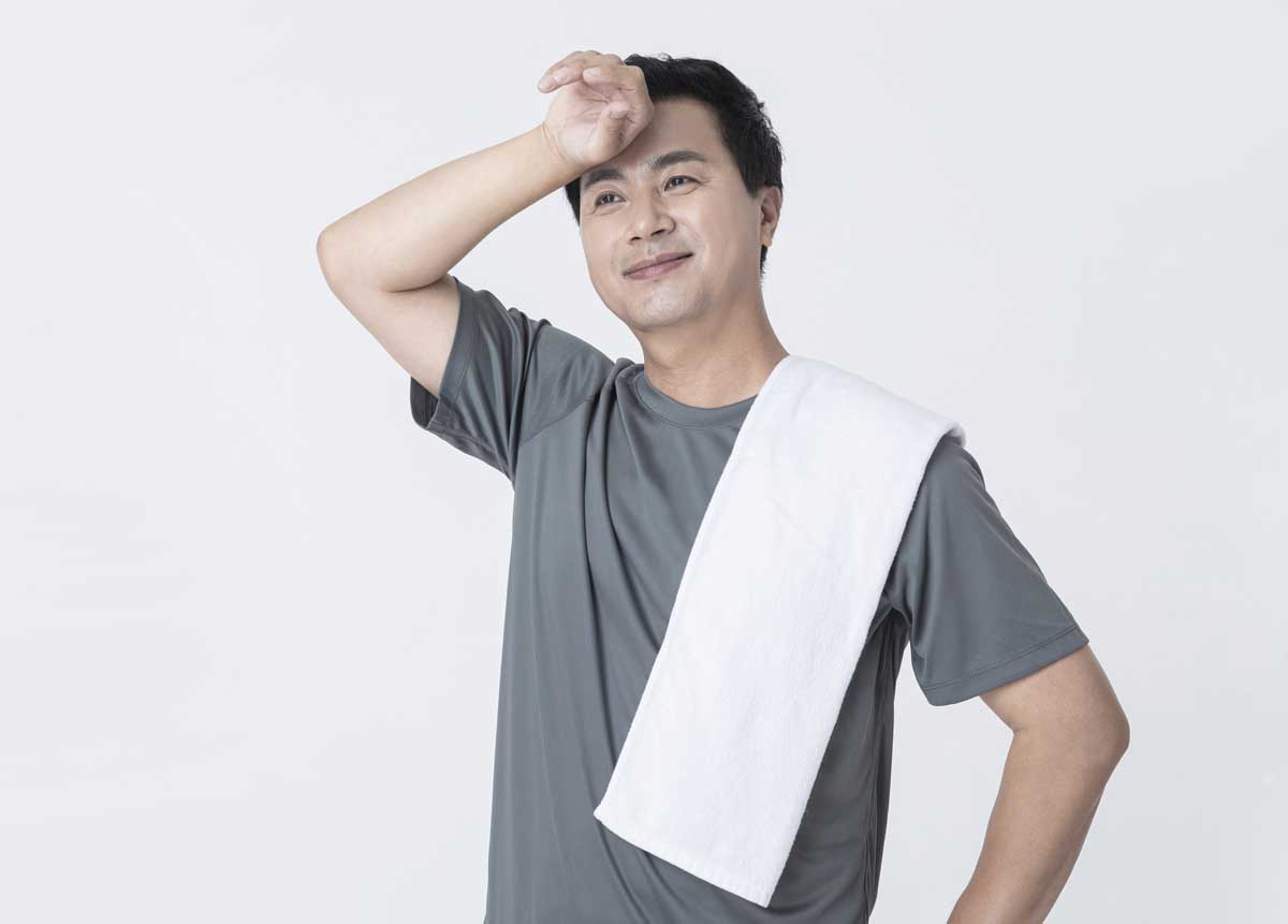 땀흘리는 남성