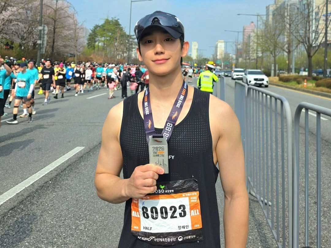 정해인 마라톤 완주 후 사진