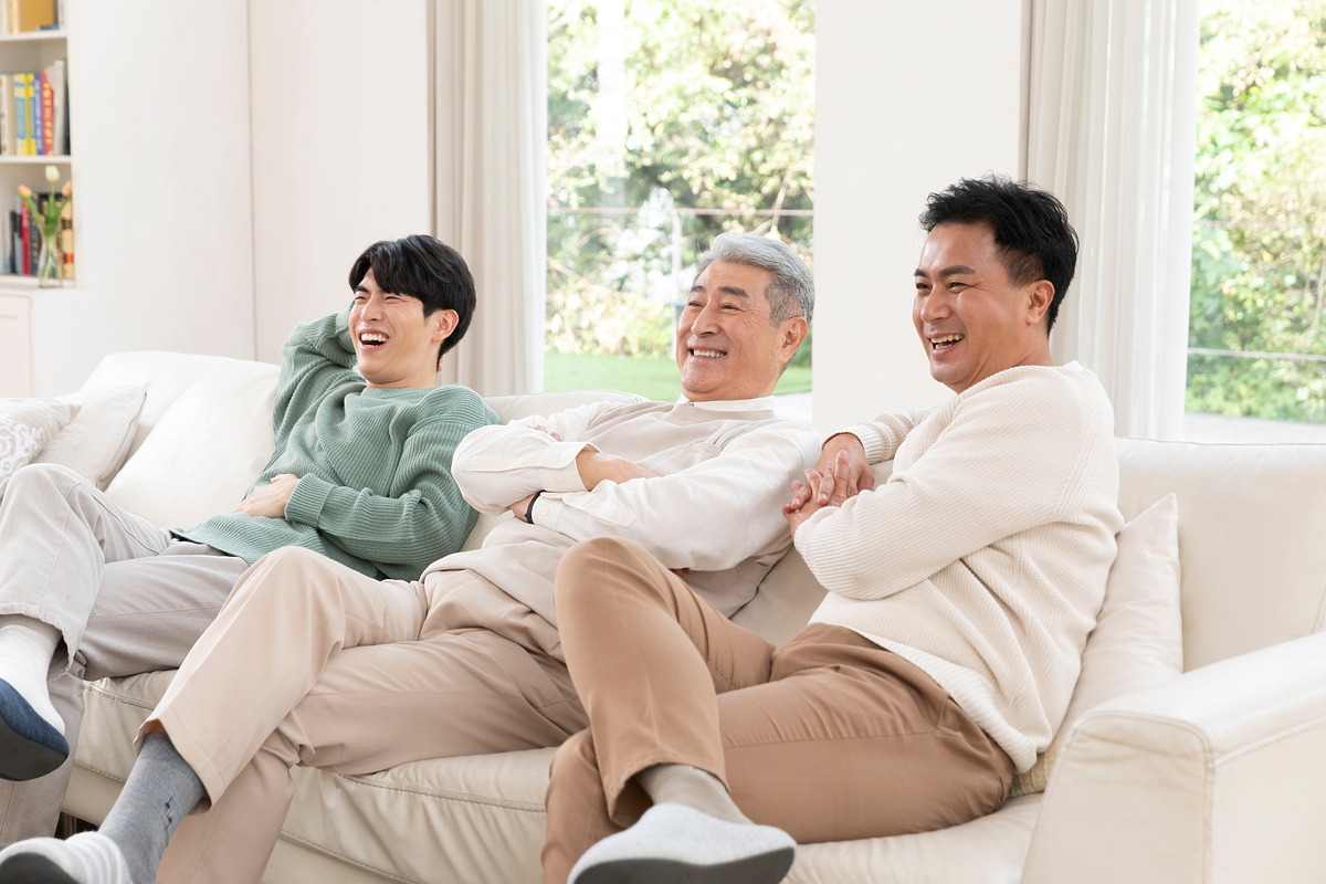 다리 꼬는 사진