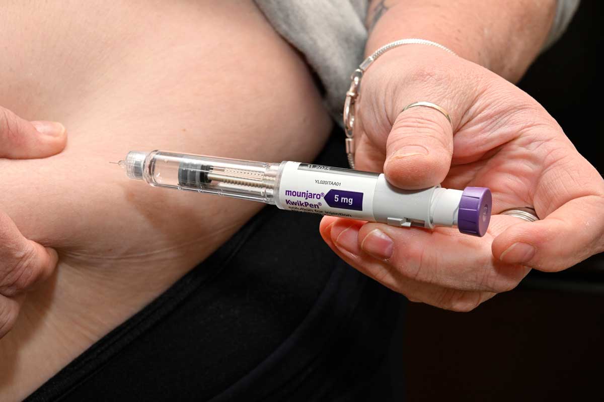 비만약 사용하는 모습