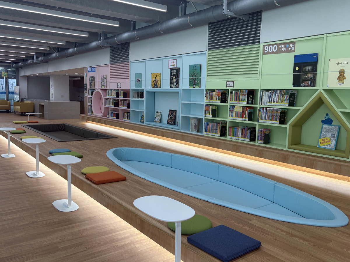 어울림플라자의 어린이 도서관 내부./사진=신소영 기자