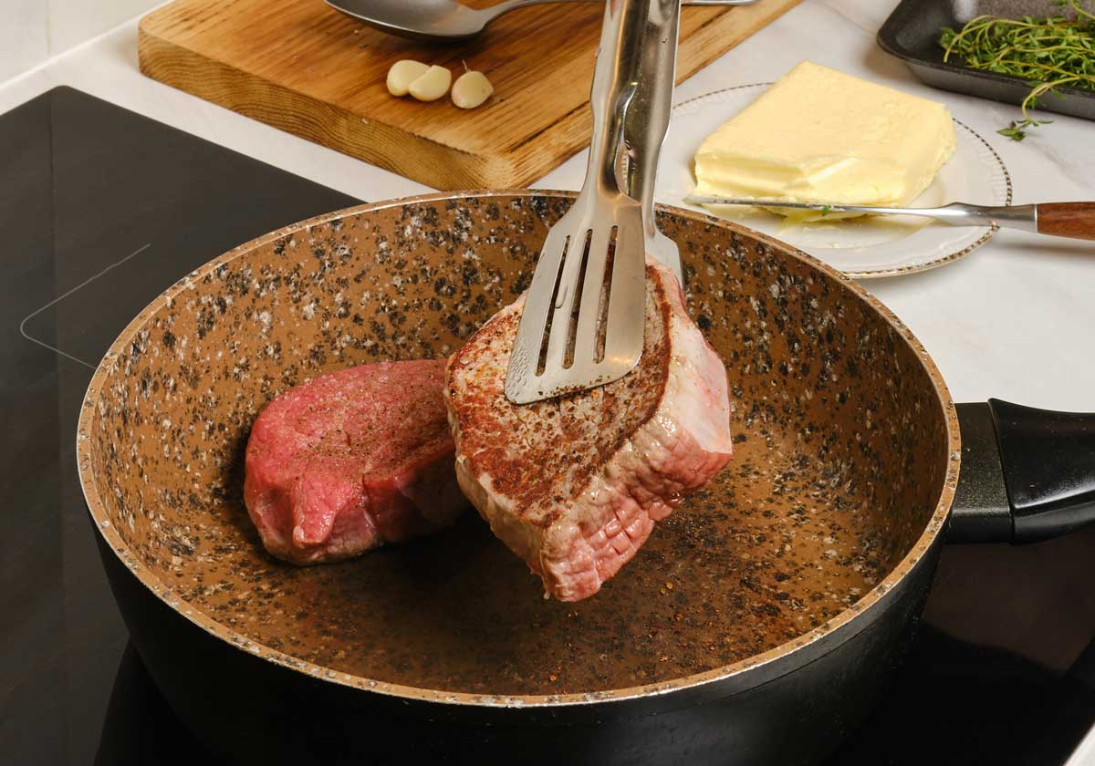 소고기 굽는 사진