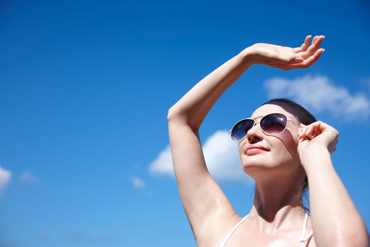 일광욕하는 사람 이미지