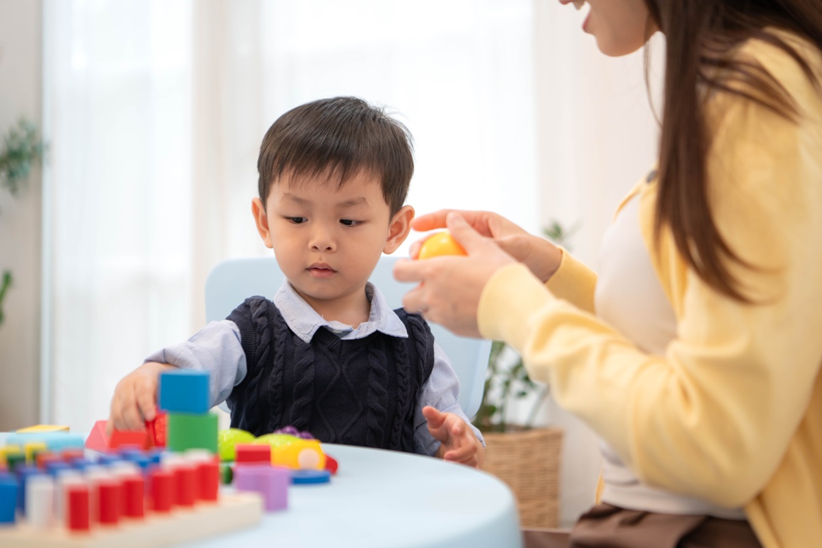 발달 치료 받는 아이의 모습