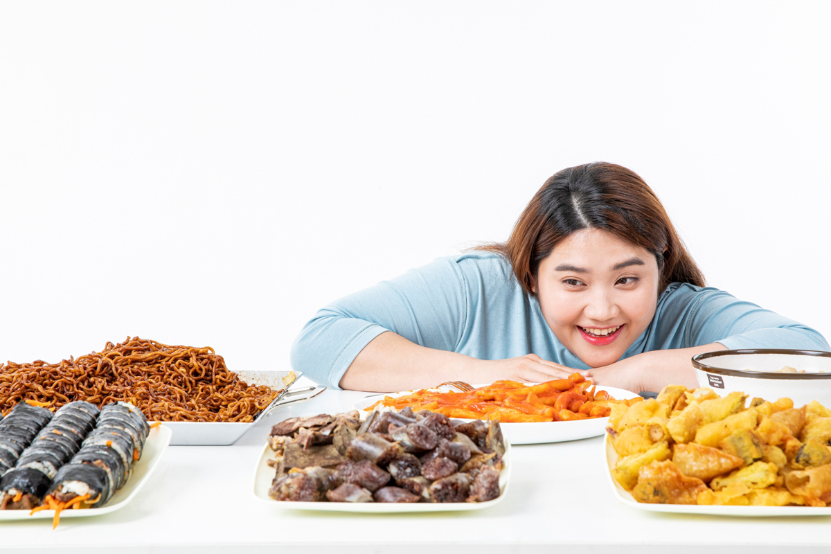 폭식하는 사람 사진