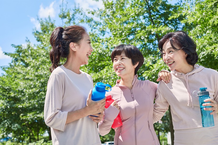 젊어보이는 중년들