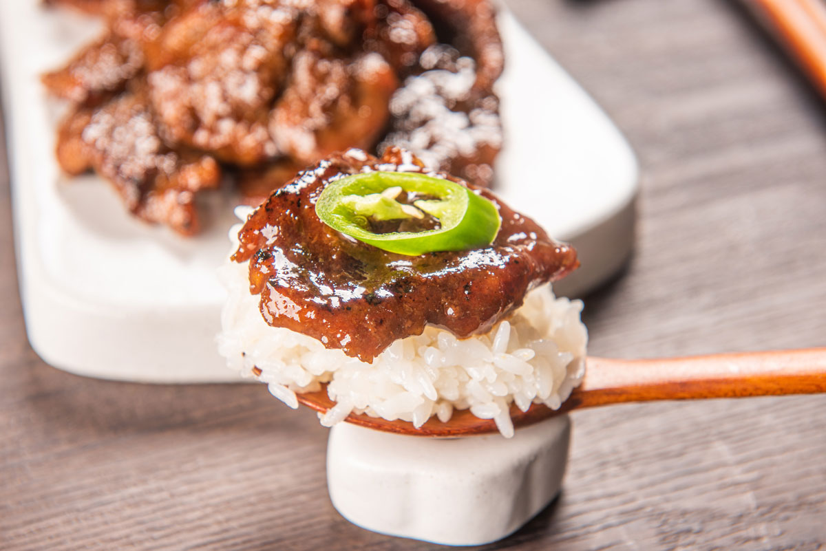 고기 올라간 밥