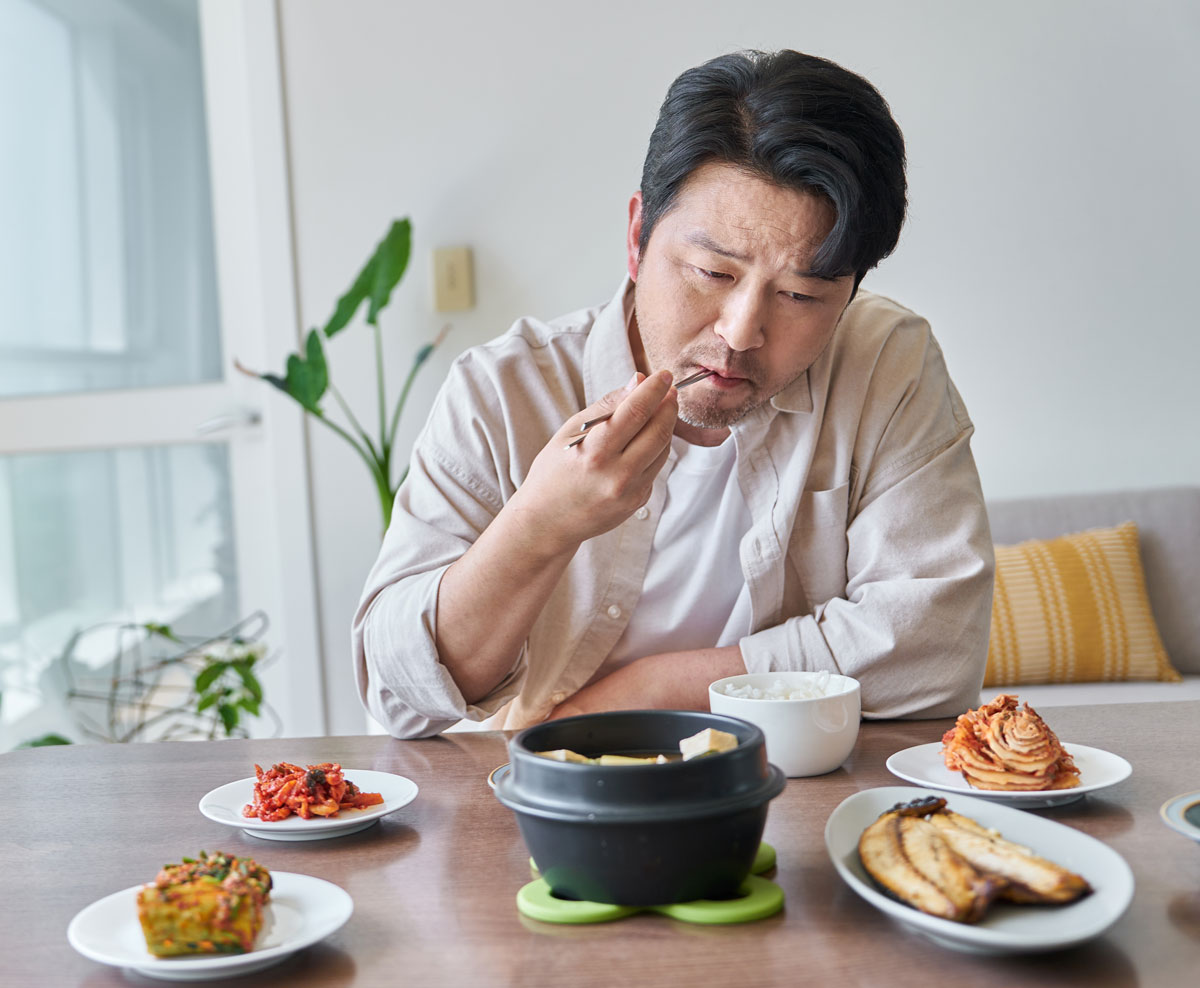 밥 먹는 사진