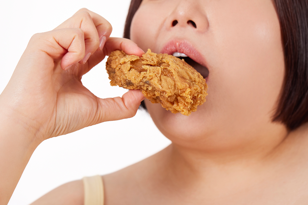 야식 먹는 사람
