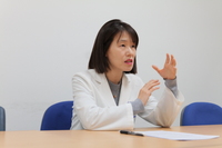 �� ������ ���ϳ�, �ѱ��� ���浵 ���ϴµ��� �Ҿƾ� ġ�� �ǻ���..