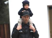 ������ �Ƶ��� ���� ���ΰ��� ���� ����, �ƹ��� ���̰͡� ���� ..