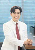 [의학칼럼] 노화로 인한 시력 저하, 백내장 수술로 회복 가능해