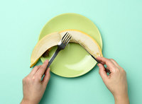 ������ �Ծ��µ����� �˰� ���� ����ħ�������� �����ϰ� �־���..