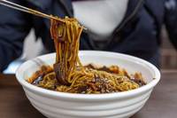 짜장면 먹고 ‘이 음료’ 마시면… 체지방 줄이는 데 도움