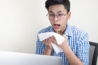 시원하게 재채기했다가 가슴 부여잡고 응급실… 건장한 20대 男, 무슨 일?