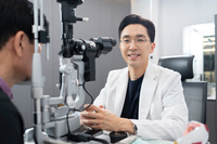 [의학칼럼] 스마트폰 시대, 소아근시 급증… 조기 관리가 중요한 이유