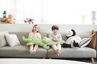 친구 잘 사귀는 아이 만들려면, ‘이것’ 쥐여줘라