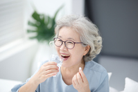 ‘가짜 약’ 알고 먹어도 노인들 몸 좋아졌다… 무슨 일?