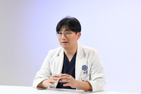 "다한증, 약·보톡스로는 한계… 근본 치료는 수술뿐"