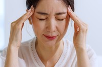 진통제 먹어도 안 낫는 두통… 사실은 ‘이곳’ 문제일 수도