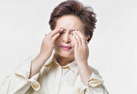 눈꺼풀 떨리는 게 ‘혈당’과 관련 있다던데?