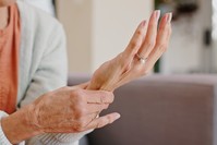 “노후 파산” 막기 위해, 돈보다 더 필요하다는 ‘이것’… 대체 뭐야?