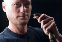 "20년간 독사 200번 물렸다"… 인류 구원할 '만능 해독제' 된 사나이