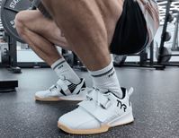 스쿼트, '이것' 신고 했다간 자세 무너진다