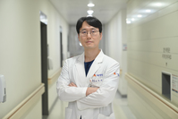 [의학칼럼] 허리디스크 수술, 미루지 말아야 할 '위험 신호'는?