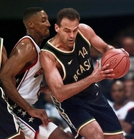 농구 영웅 쓰러뜨린 뇌종양… “두통 놔두면 위험”